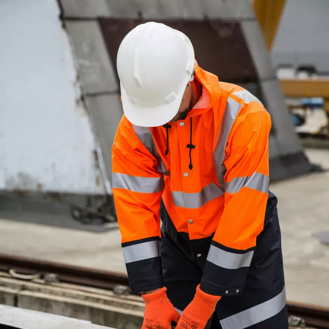 Sicherheitsjacke orange mit reflektierenden Streifen